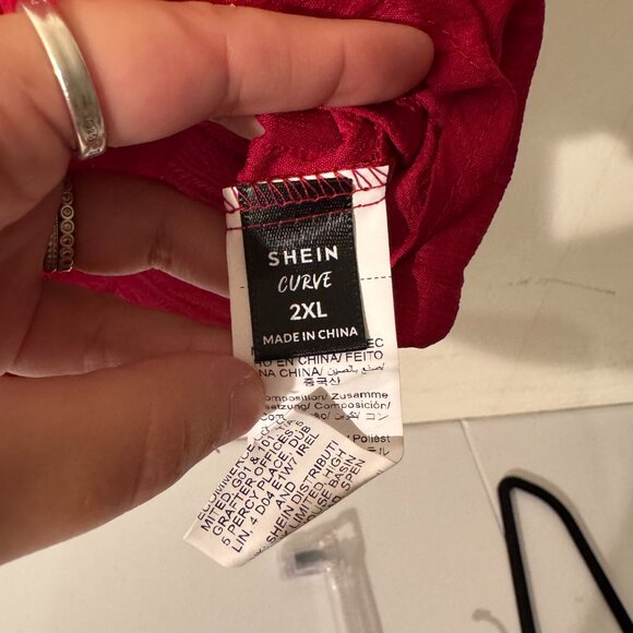 SHEIN Curve Red Blouse | Zip Front Ribbed Short Sleeve Top | Size 2XL - Picture 2 of 4